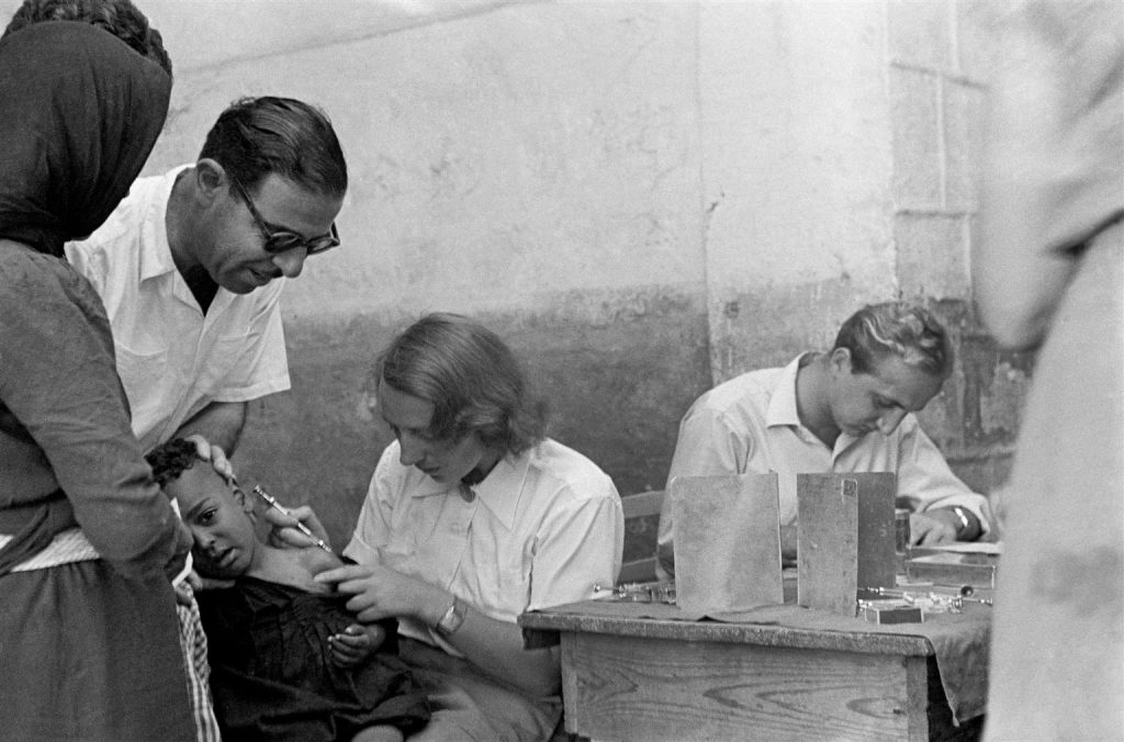 unicef vaccinating children in Lebanon 1950